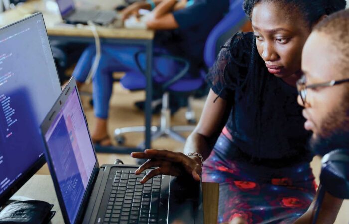 هندسة منصة إدارة الأسطول في الوقت الفعلي للإرسال الذكي