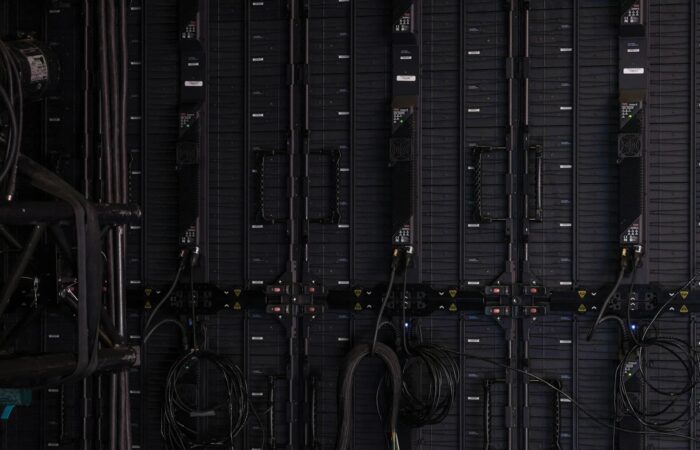 Creación y gestión de una infraestructura de red de campus de alta disponibilidad para una universidad